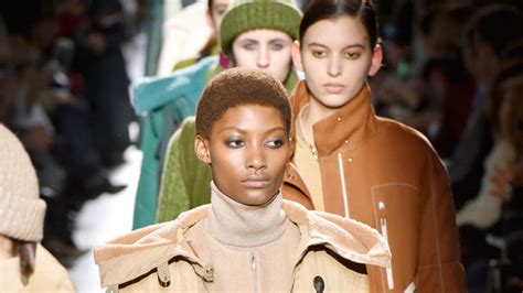 How to look effortlessly expensive: Hermès AW17 